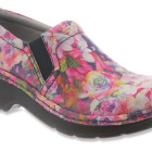 Klogs Women's Slip Resistant Closed Back Clog, Naples - Image 6