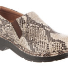 Klogs Women's Slip Resistant Closed Back Clog, Naples - Image 2